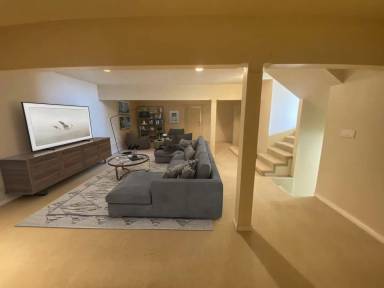 Main picture of 3231 Monterey Blvd