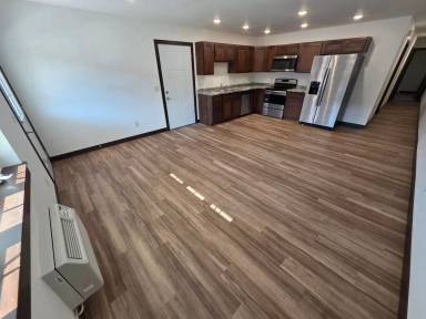 Main picture of 1566 Ball St