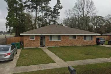 Main picture of 642 Kostmayer Ave