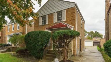 Main picture of 7609 S Hoyne Ave