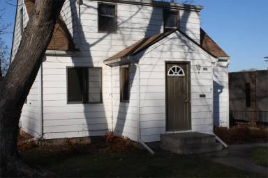 Main picture of 118 6th St W