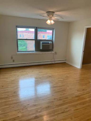 Main picture of 885 Saint Paul Ave