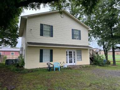 Main picture of 2765 Carl Stuart St