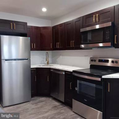 Main picture of 1911 N Lawrence St