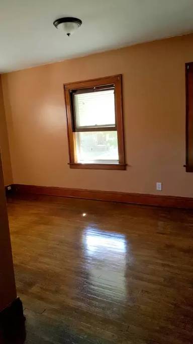 Main picture of 9515 Cardwell Ave
