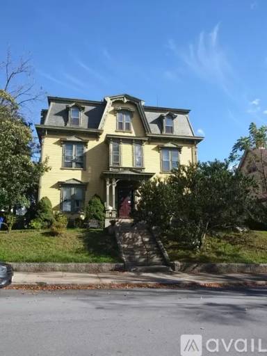 Main picture of 375 Rock St