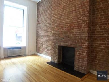 Main picture of 419 E 87th St