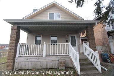 Main picture of 1421 W 4th St
