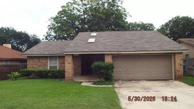 Main picture of 7810 Lazy Forest St
