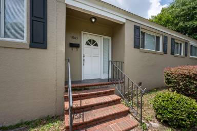 Main picture of 1803 Heath St