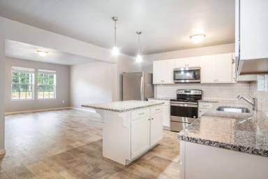 Main picture of 1002 Richard Ave