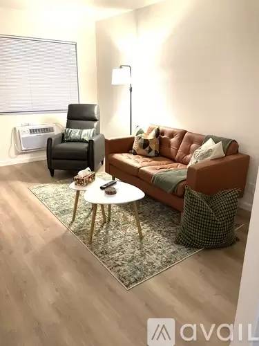 Main picture of 537 W Ward Ave