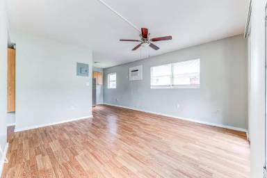 Main picture of 1331-1343 West Point Dr