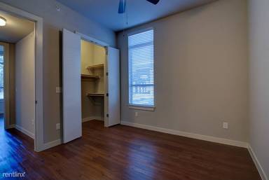 Main picture of River House Apartments