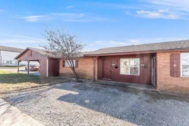 Main picture of 740 N 6th St