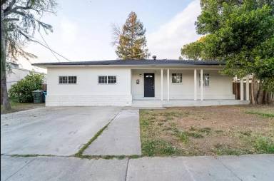 Main picture of 1215 Whyler Rd