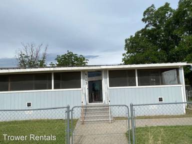 Main picture of 6105 Fort Worth Ave
