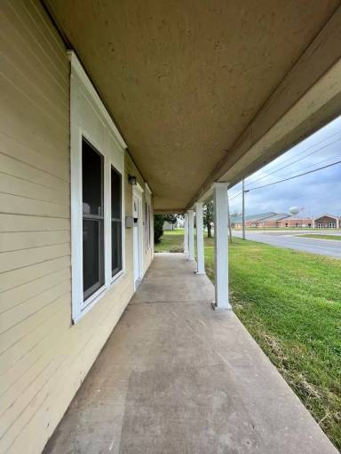 Main picture of 808 S McCanse St