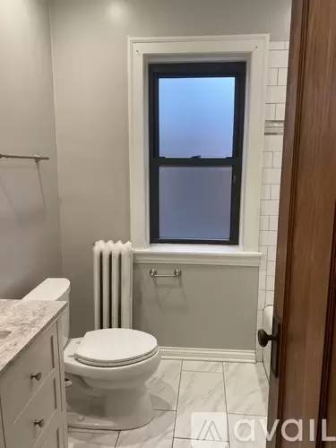 Main picture of 2651 N Harding Ave