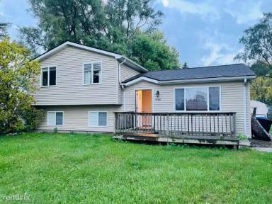 Main picture of 2466 N Williams Lake Rd