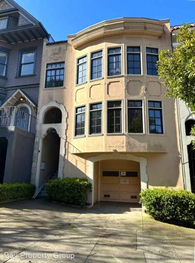 Main picture of 579 Buena Vista Ave W