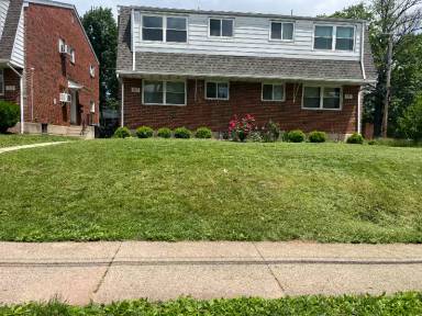 Main picture of 1223 W Marshall St