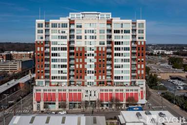Main picture of 400 W North Street Apartments