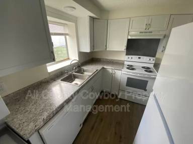 Main picture of 705 Ferris Ct
