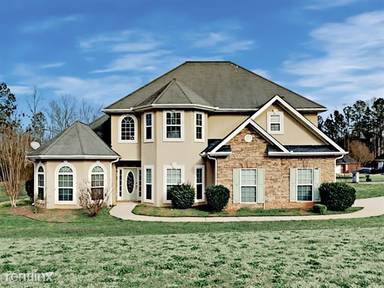 Main picture of 904 Vandiver Ct
