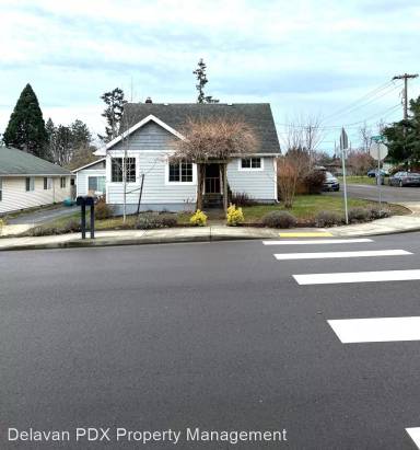 Main picture of 2590 Oxford St