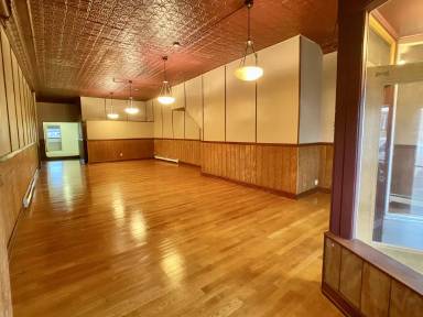 Main picture of 126 W William St