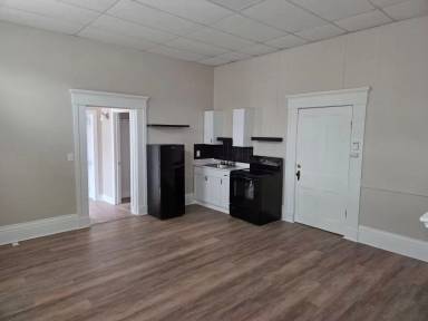 Main picture of 146 W 2nd St