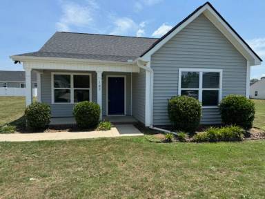 Main picture of 103 Essex Dr