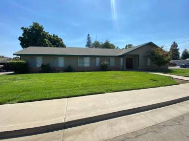 Main picture of 400 Sequoia Dr