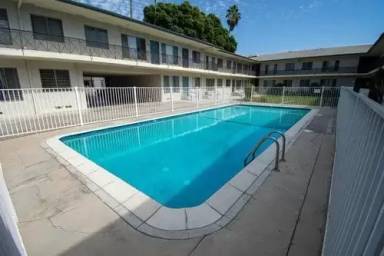 Main picture of 4410 W Martin Luther King Jr Blvd