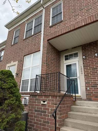 Main picture of 1860 Lindsay Ln