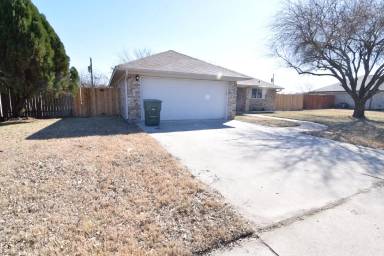 Main picture of 3306 Forest Hill Dr