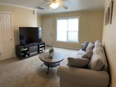 Main picture of 208 Bridgewood Dr