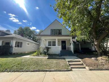 Main picture of 102 S Bradley Ave