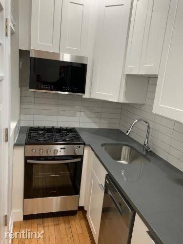 Main picture of 713 W Barry Ave