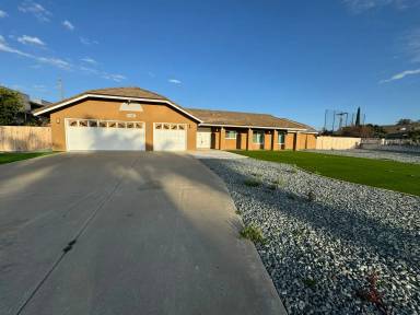 Main picture of 1749 La Valhalla Pl