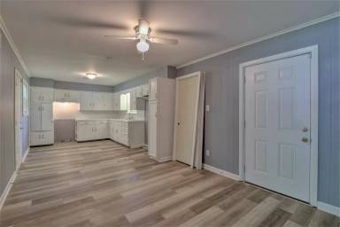 Main picture of 9714 Sunset Ln