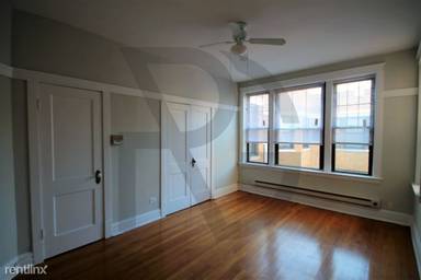 Main picture of 719-27 W Barry Ave