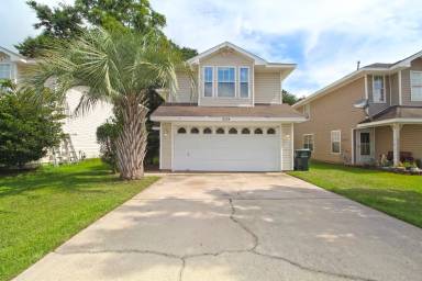 Main picture of 6234 Cottage Woods Dr