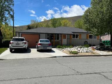 Main picture of 1205 W Fourth St