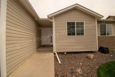Main picture of 413 Hawthorne Ave