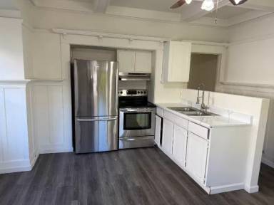 Main picture of 140 W 47th St
