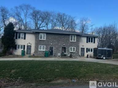 Main picture of 2861 Thackeray Ave NW