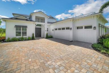 Main picture of 20161 SE Bridgewater Dr