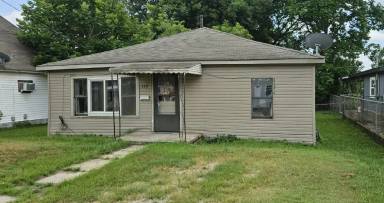 Main picture of 528 E Lake St
